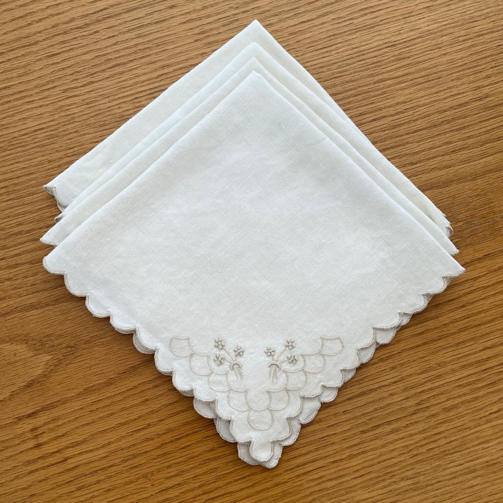 VINTAGE EMBROIDERED NAPKINS